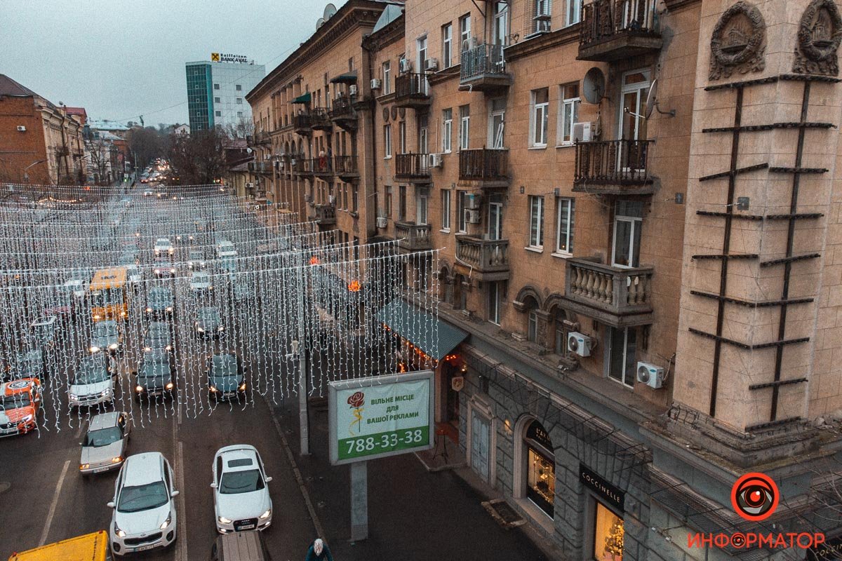 Цепляют прямо за стены Цепляют прямо за стены