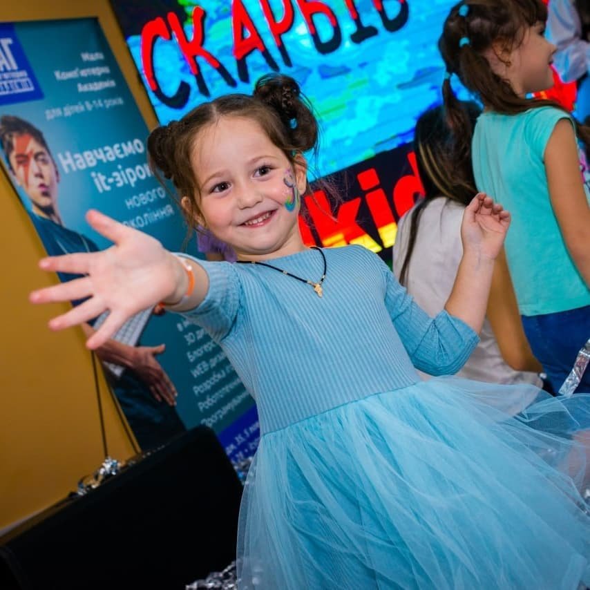 Dkids приглашает малышей от 2 до 5 лет на елочку в гости к Деду Морозу и Снегурочке 5