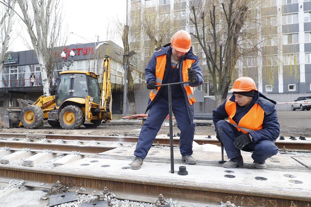 В Днепре стартовал ремонт стратегической ветки, по которой на маршруты ежедневно выходит почти 90% подвижного состава трамваев 5