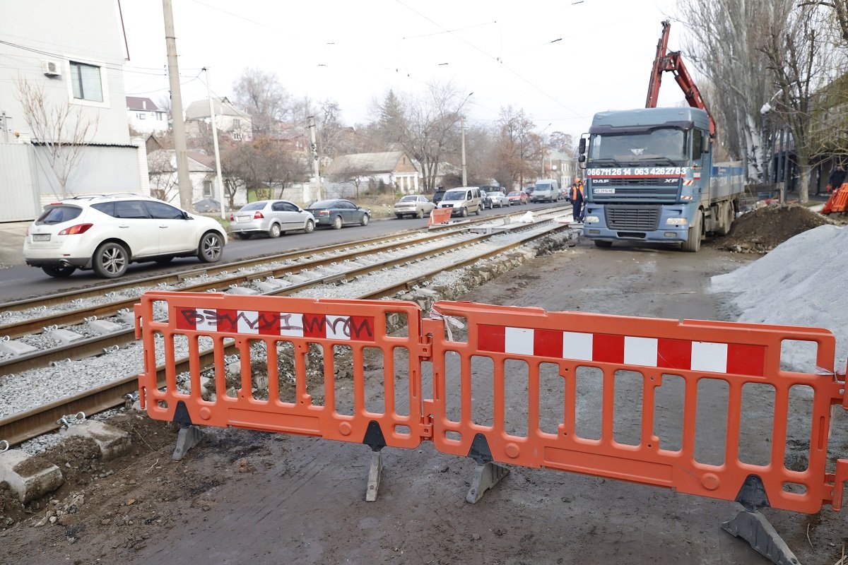 В Днепре стартовал ремонт стратегической ветки, по которой на маршруты ежедневно выходит почти 90% подвижного состава трамваев 11