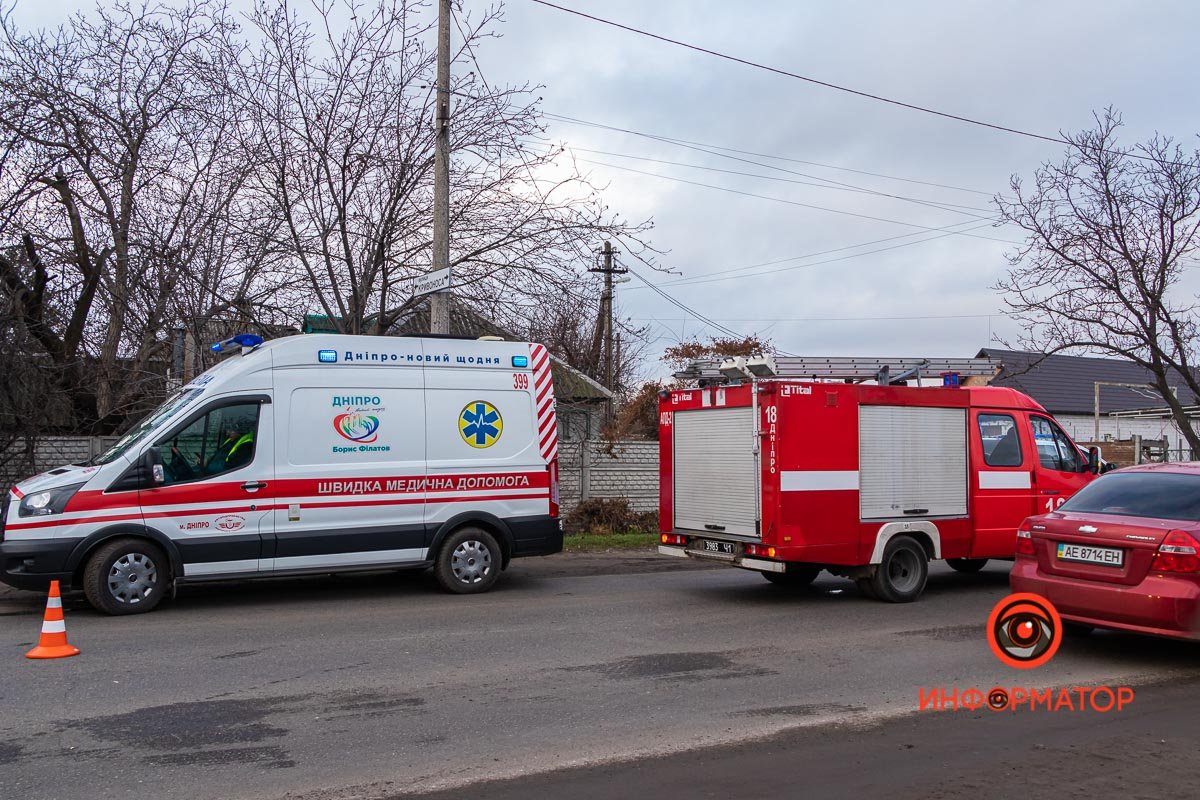 На месте работали спасатели 