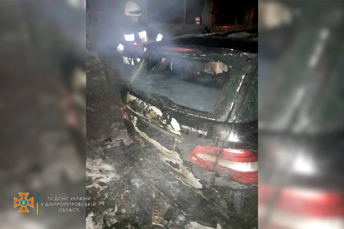 «Mercedes-Benz C450» и «Mercedes-Benz ML 250 CDI» «Mercedes-Benz C450» и «Mercedes-Benz ML 250 CDI»