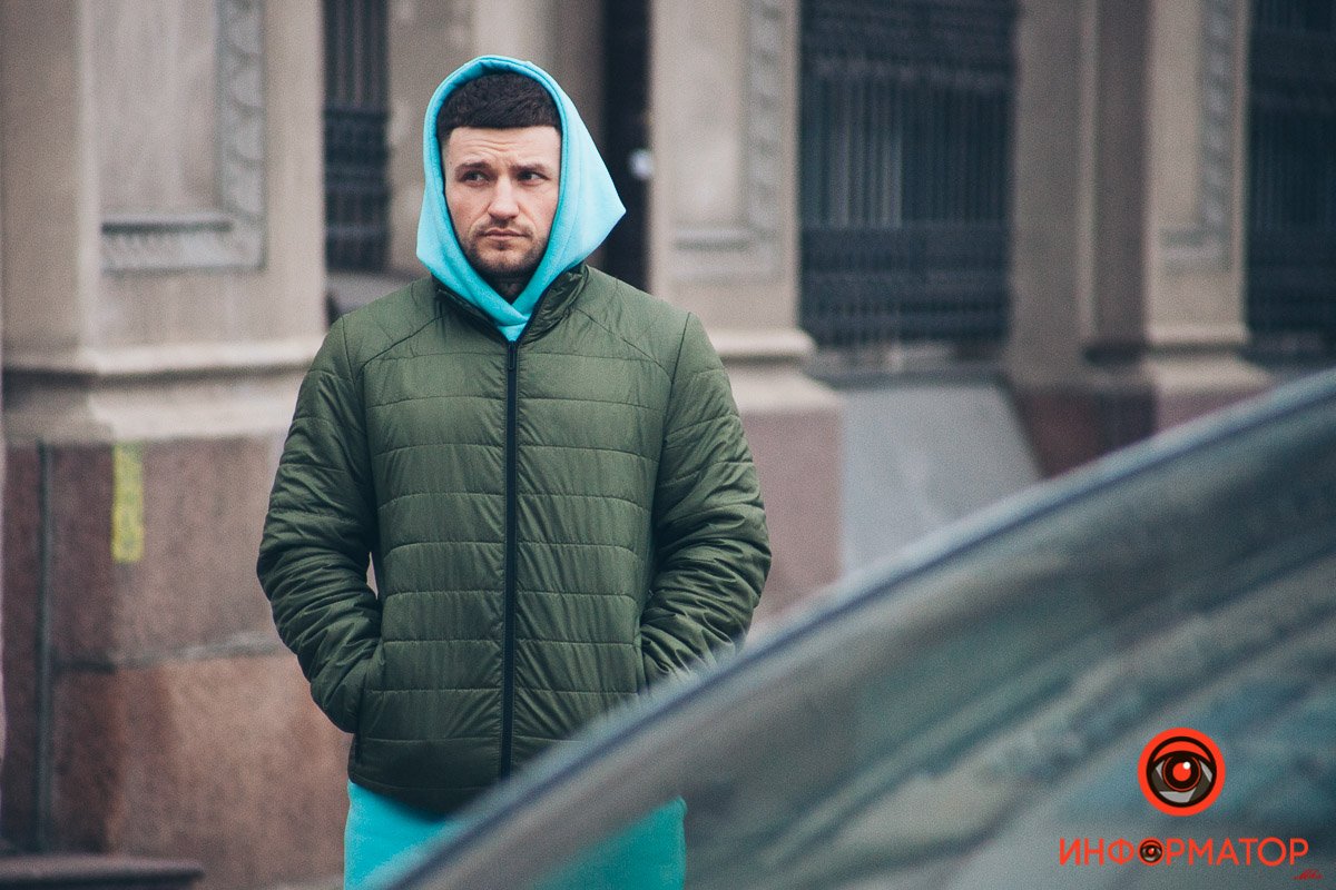 Взгляд вправо...