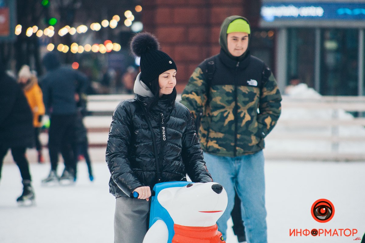 Не умеешь кататься на коньках? Попробуй на белом медведе!