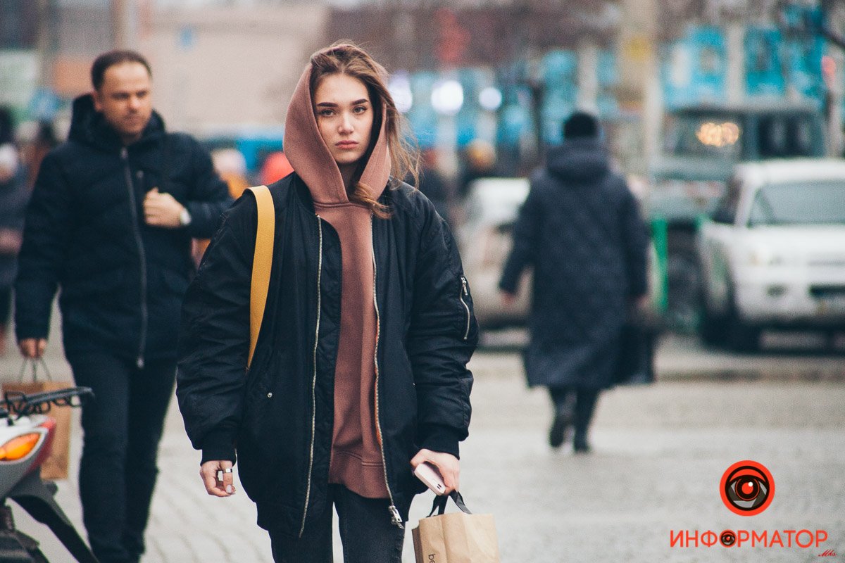 "Меня фоткаешь?"