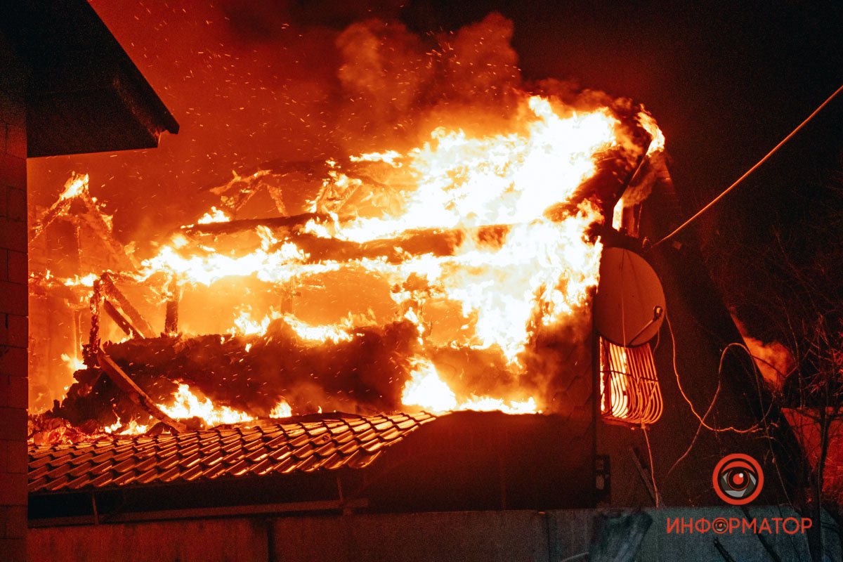 Горит дом в дачном кооперативе