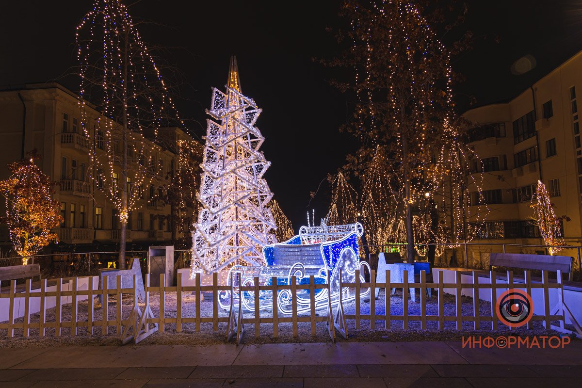 В Днепре самые удивительные новогодние елки!