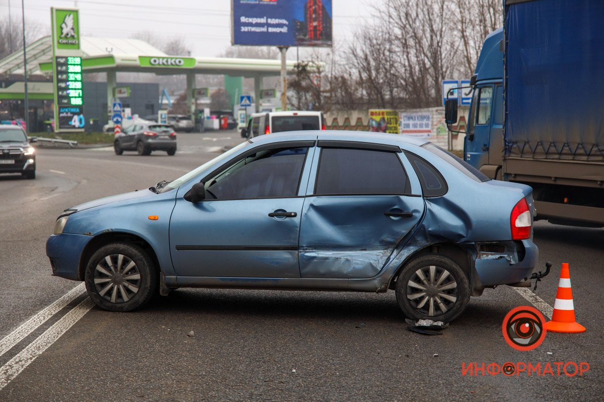 Тройное ДТП в Днепре на Космической: пострадал 15-летний парень 11