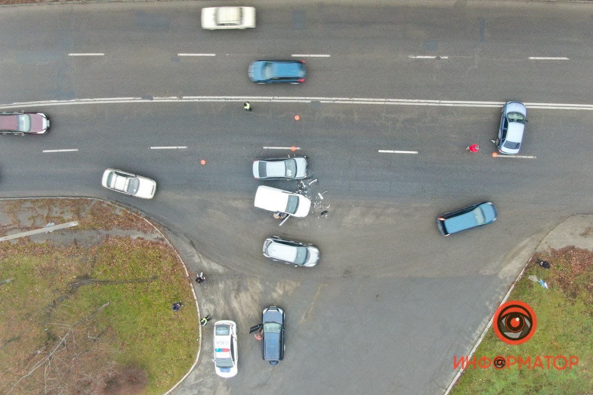 Тройное ДТП в Днепре на Космической: пострадал 15-летний парень 18