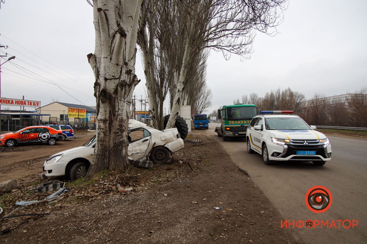 Эвакуатор должен вытащить авто Эвакуатор должен вытащить авто