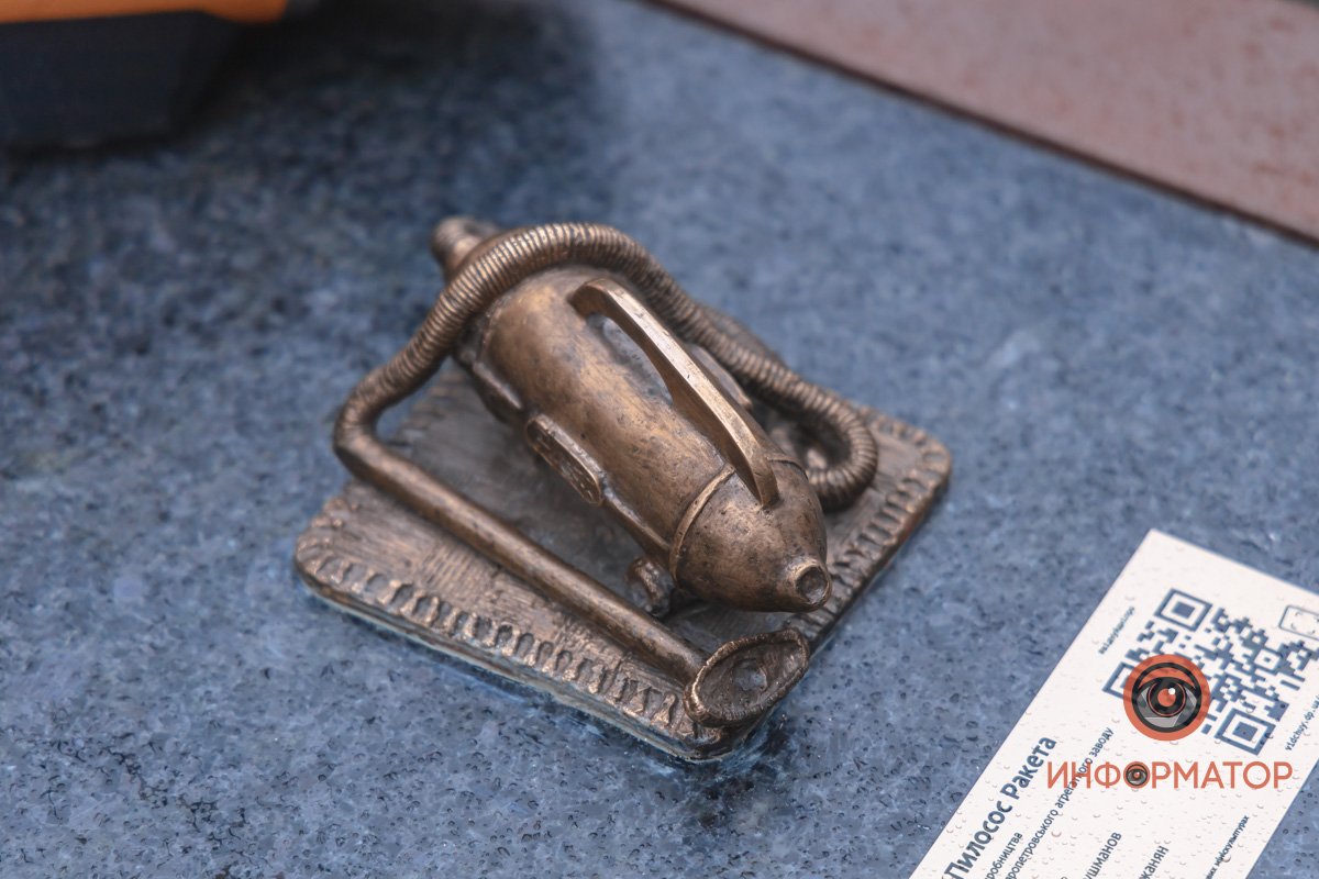 Готовят еще 5 скульптурок