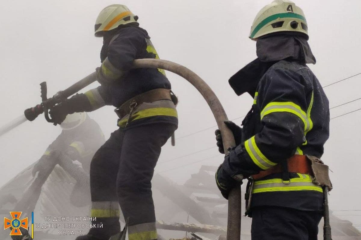 В Днепре на улице Сказочной горел дом 2