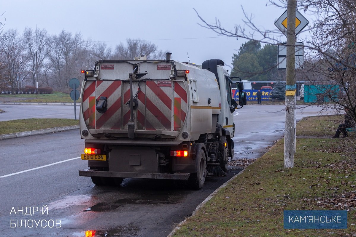 Мэр Каменского провел объезд города на предмет уборки листвы 3