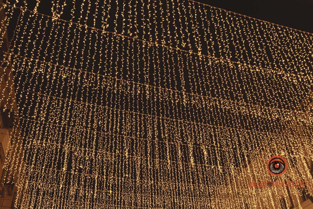 В Днепре улица Сечевых Стрельцов засияла ярко-золотыми огнями 9