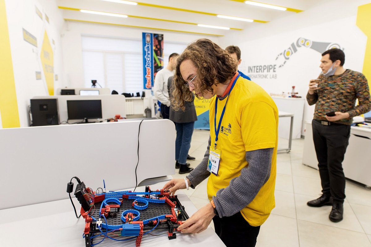 При поддержке ИНТЕРПАЙП в Днепре прошли WorldSkills Ukraine по мехатронике 5
