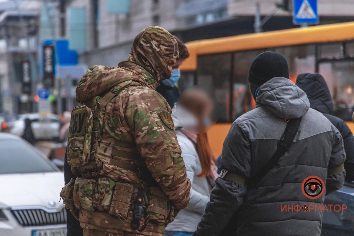 Проводят следственные действия Проводят следственные действия