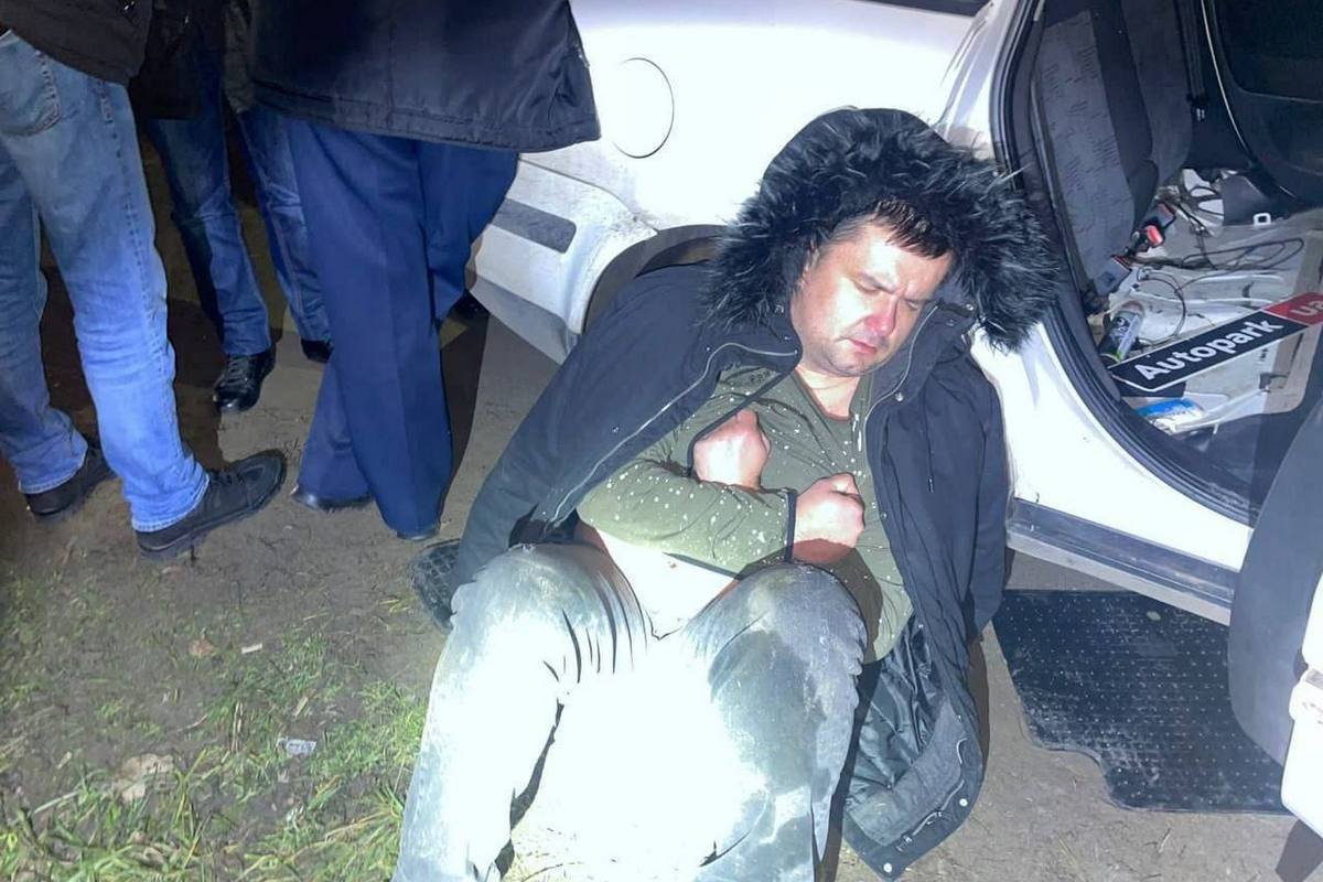 Мужчина находится в нетрезвом состоянии 