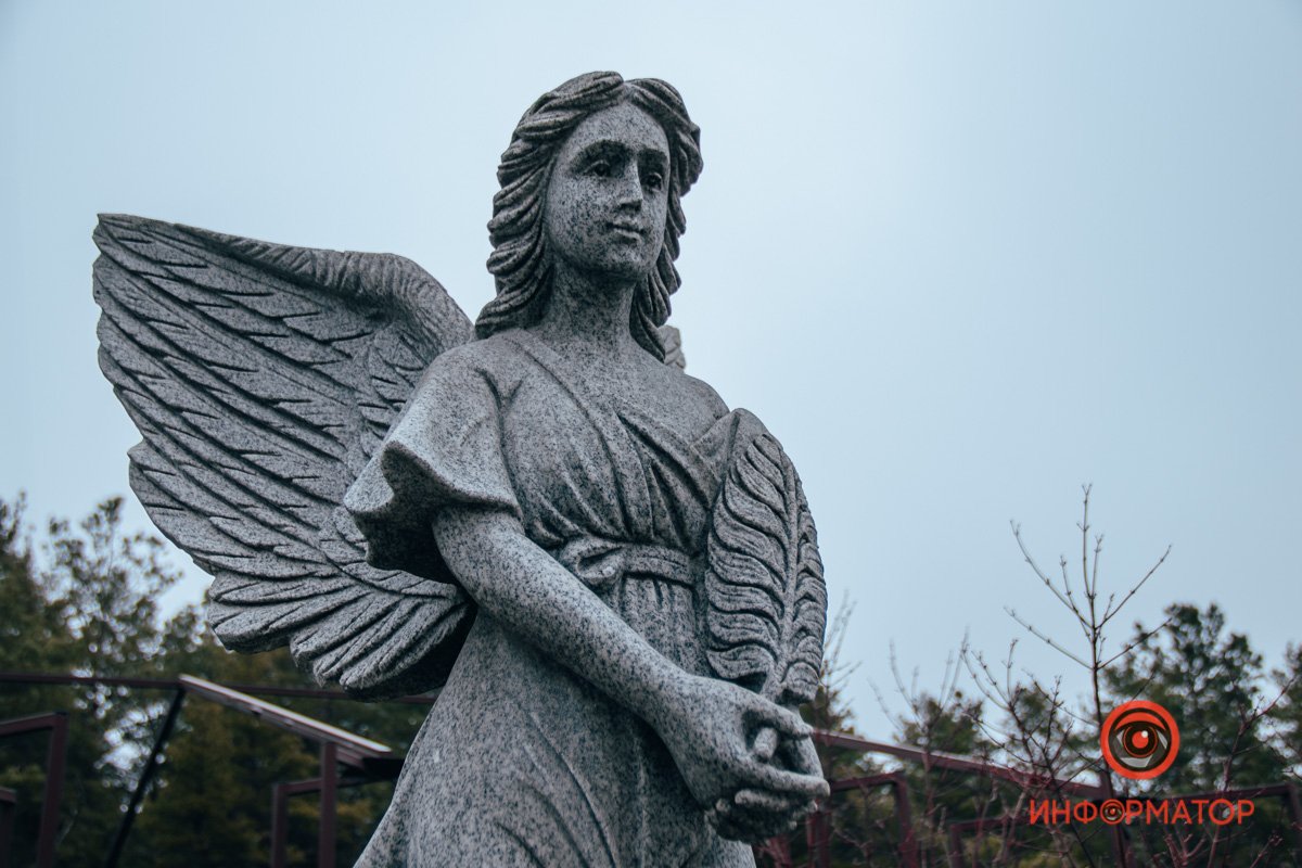 На храмовой территории