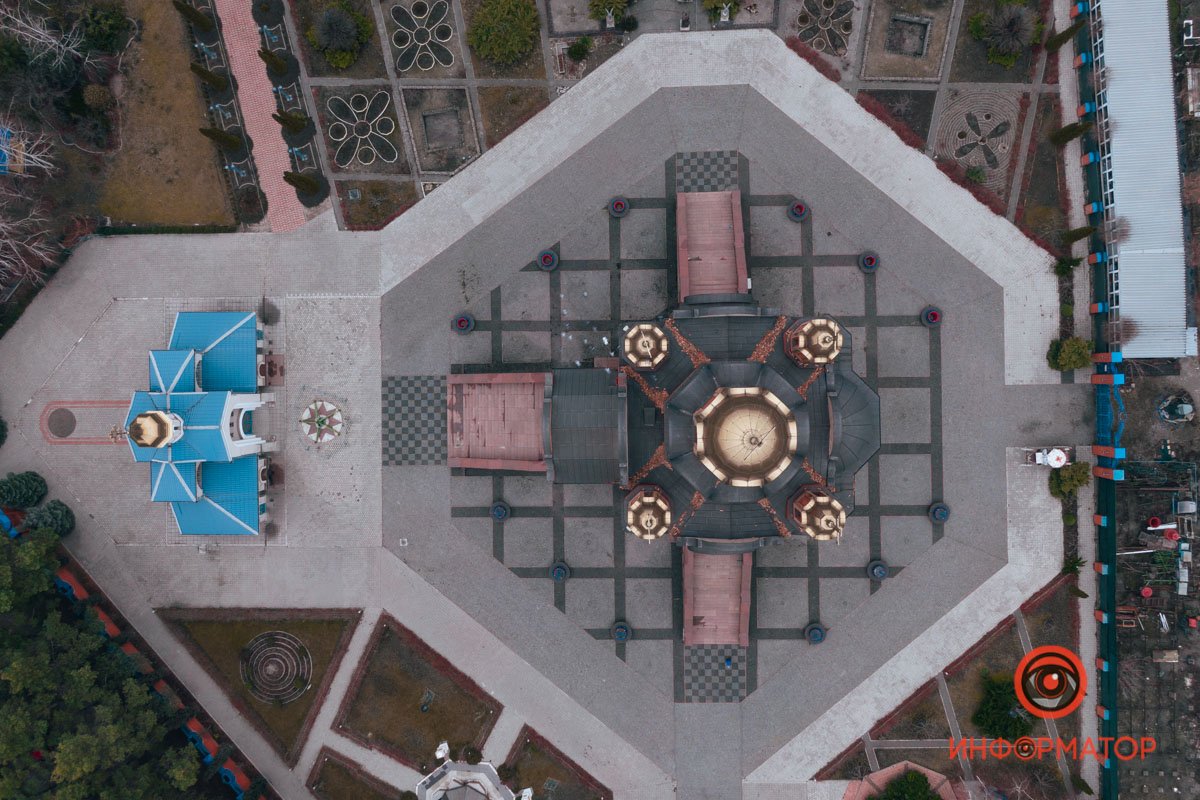 Главный храм в форме креста