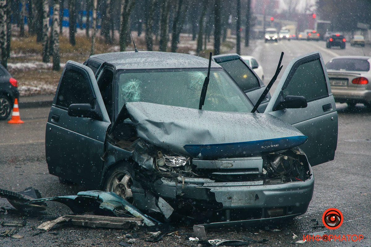 Водитель Lada не справился с управлением Водитель Lada не справился с управлением