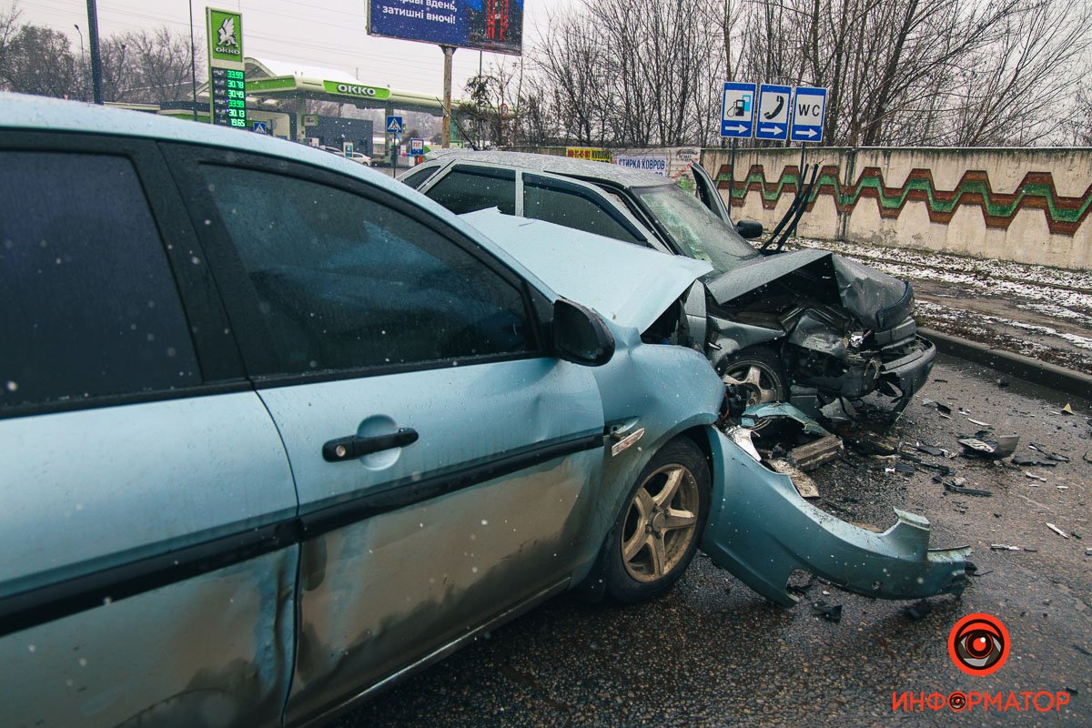 Собирается пробка в сторону Запорожского шоссе Собирается пробка в сторону Запорожского шоссе