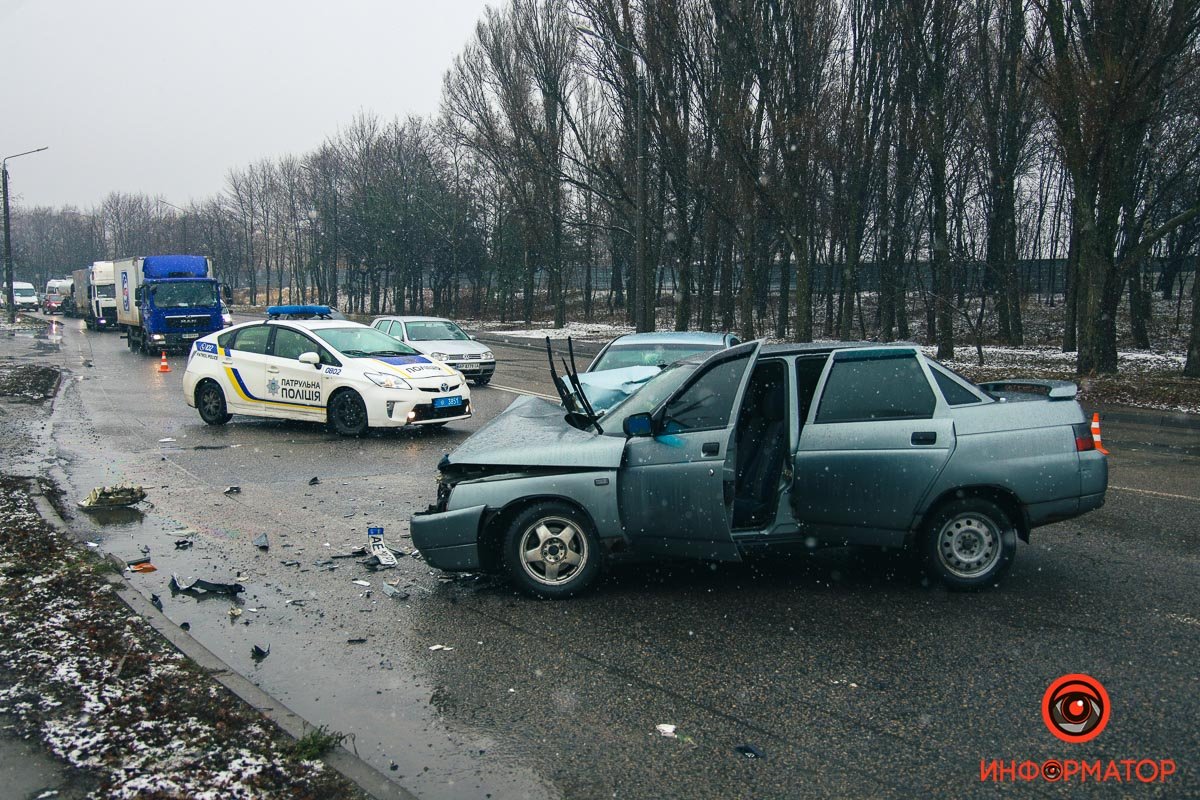 На месте происшествия работает патрульная полиция На месте происшествия работает патрульная полиция