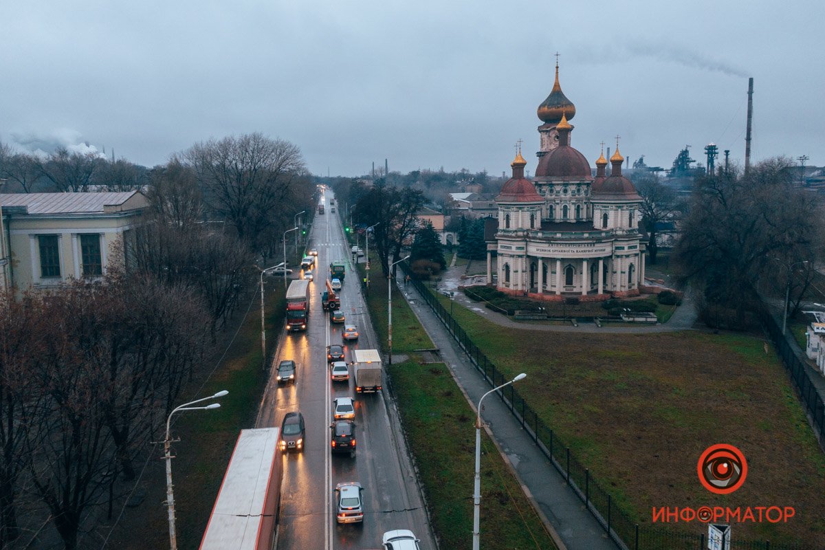 Обе машины ехали в сторону улицы Маяковского