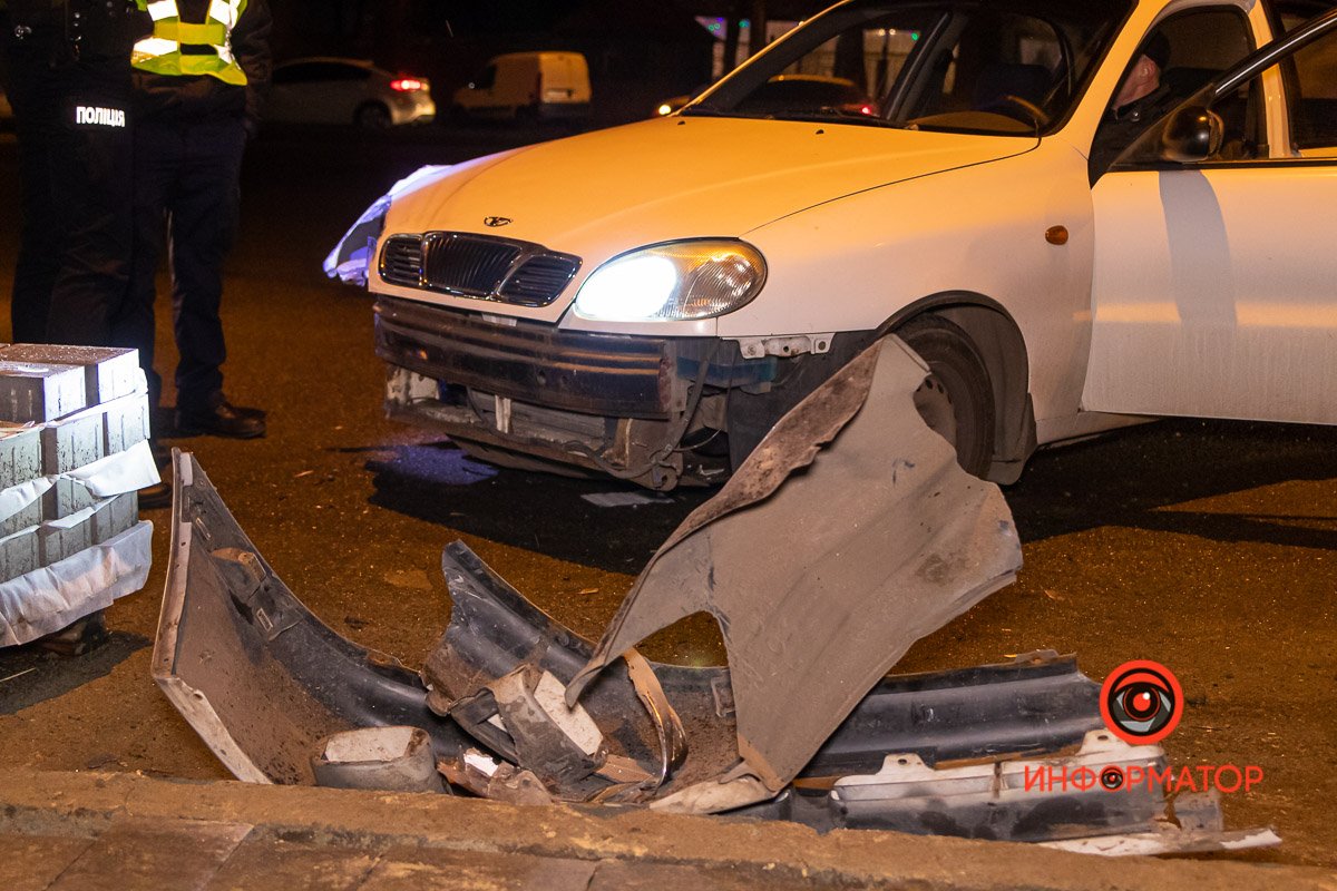 Здесь около 17:00 пьяная женщина переходила дорогу в неположенном месте Здесь около 17:00 пьяная женщина переходила дорогу в неположенном месте