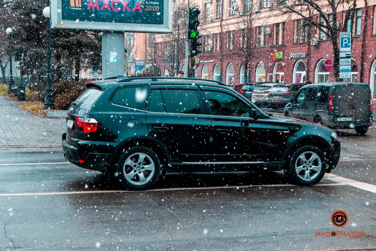 Белым по черному