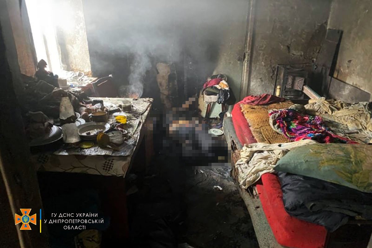 При пожаре погибла женщина, пострадал мужчина