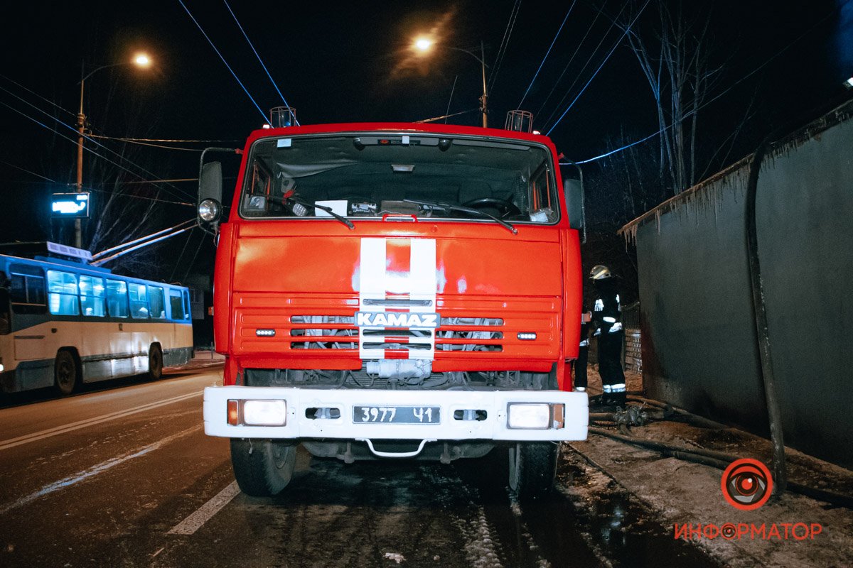Техника перекрывает одну полосу движения Техника перекрывает одну полосу движения