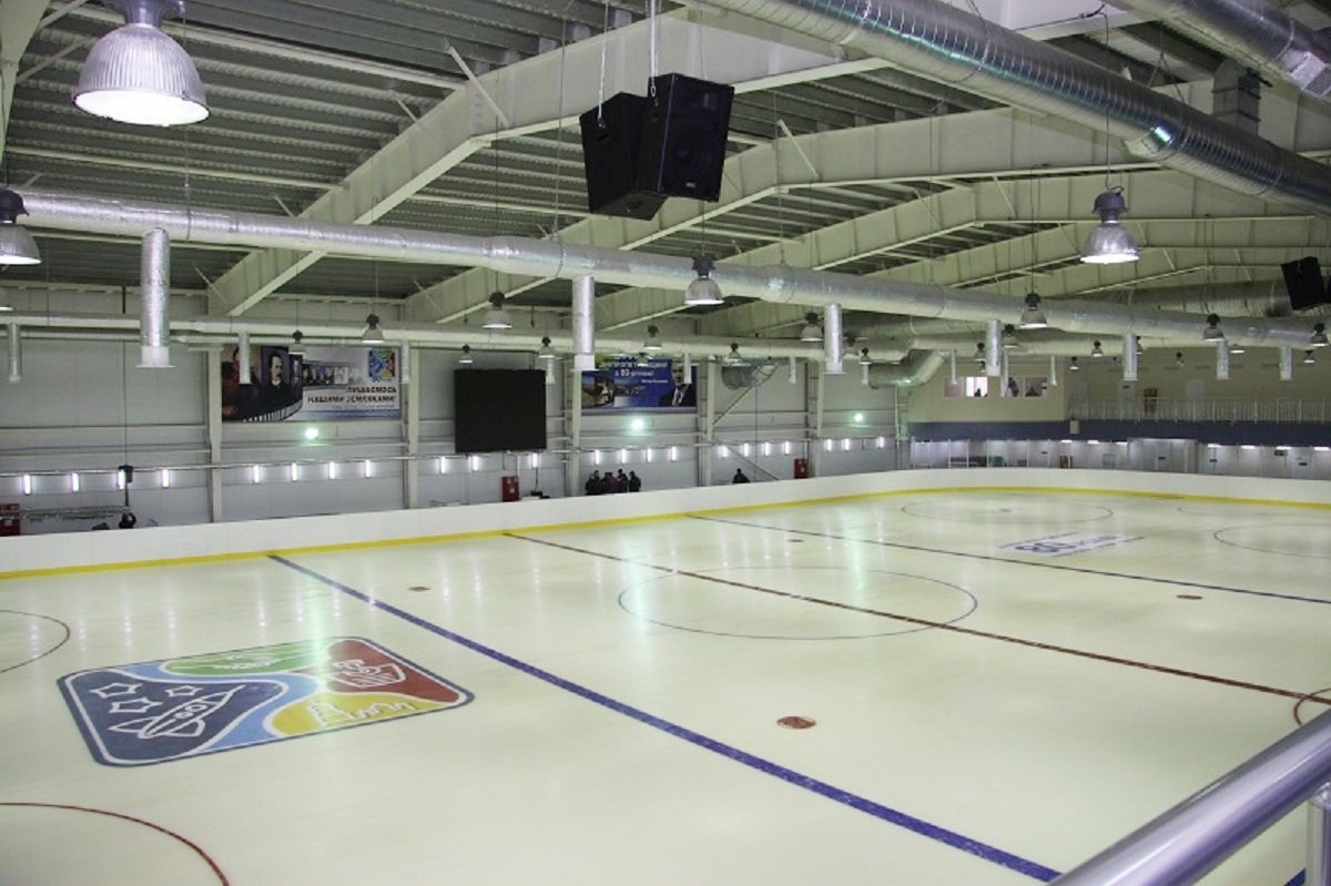 Ледовая арена на Набережной Заводской