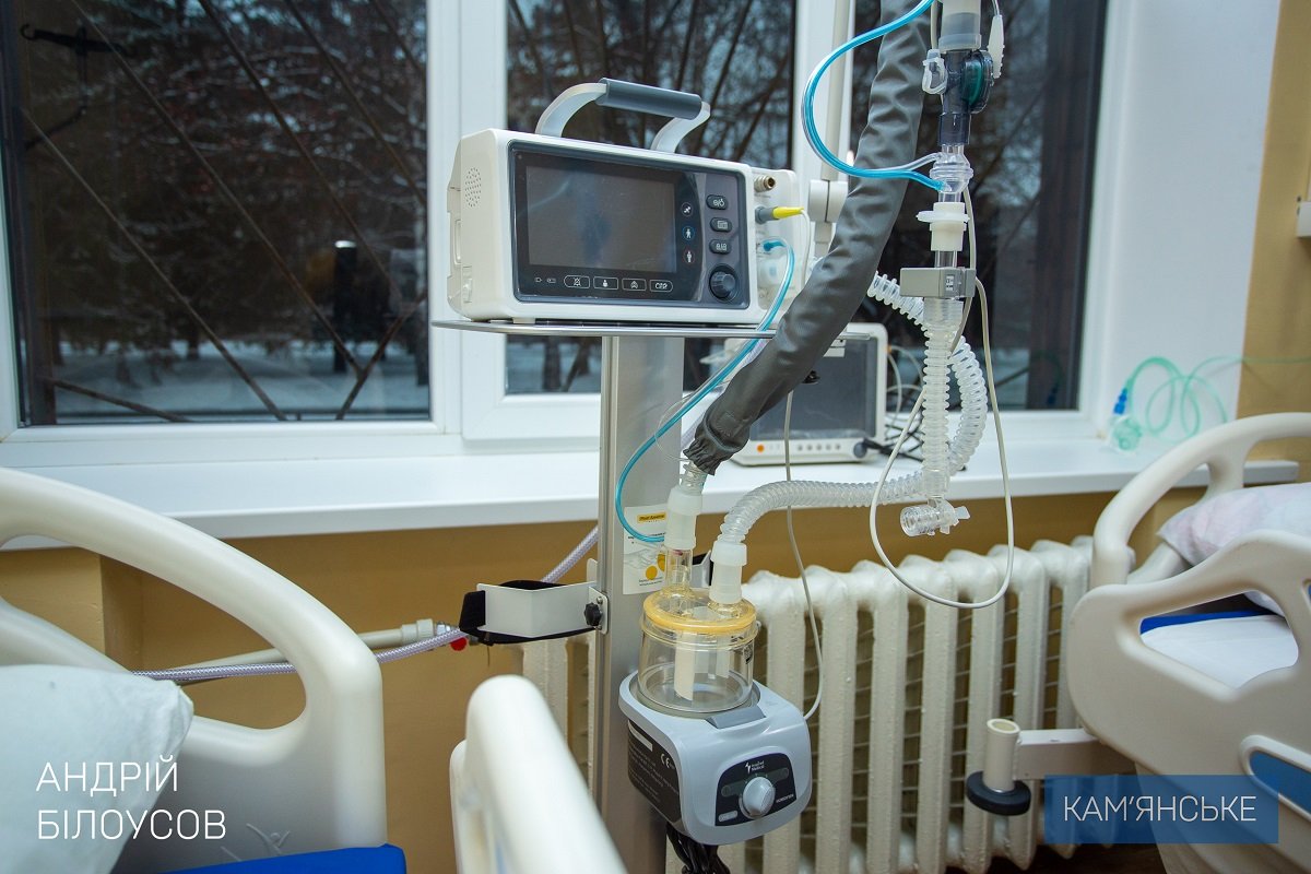 В Каменской городской больнице №7 установили современную кислородную станцию 3