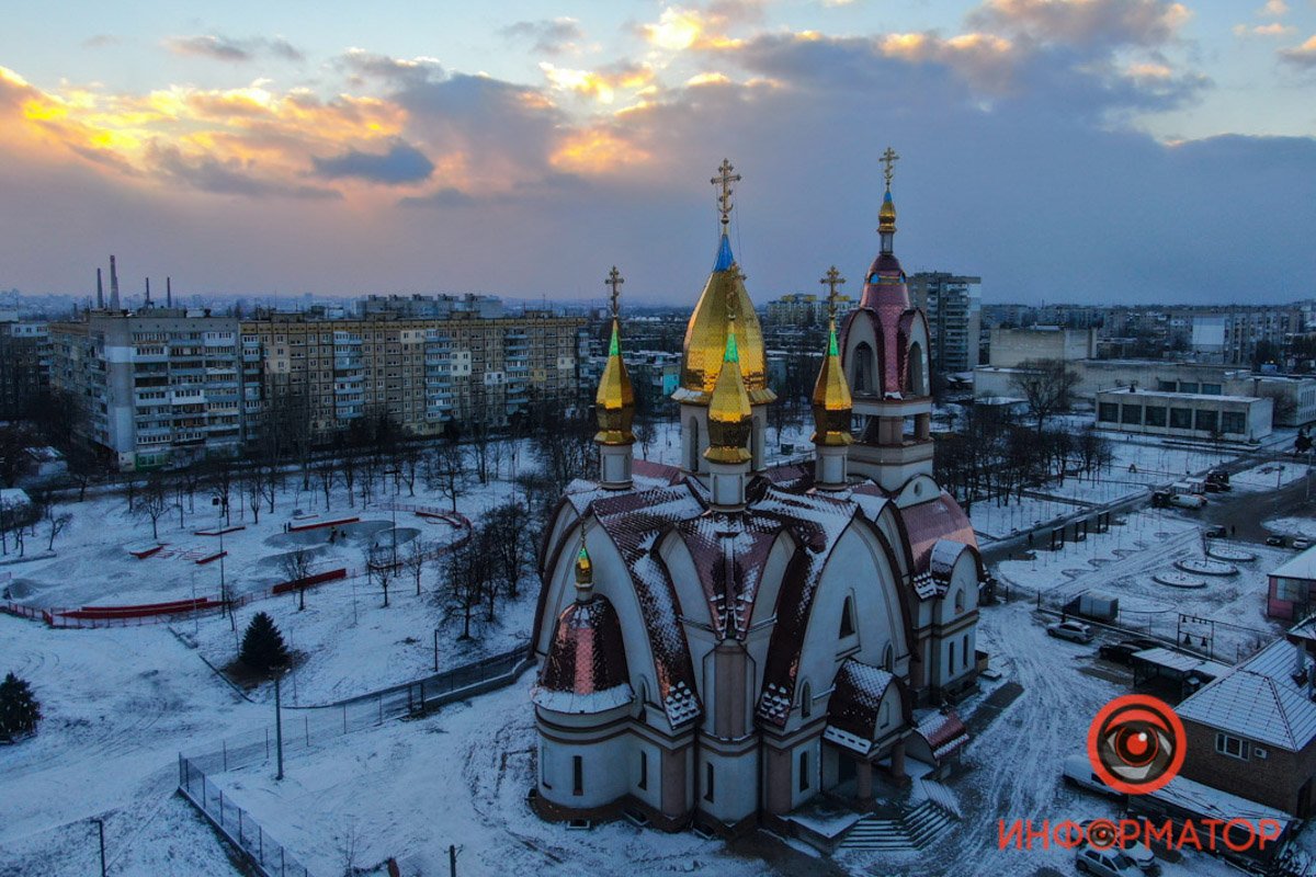 Днепр присыпало хлопьями снега 21