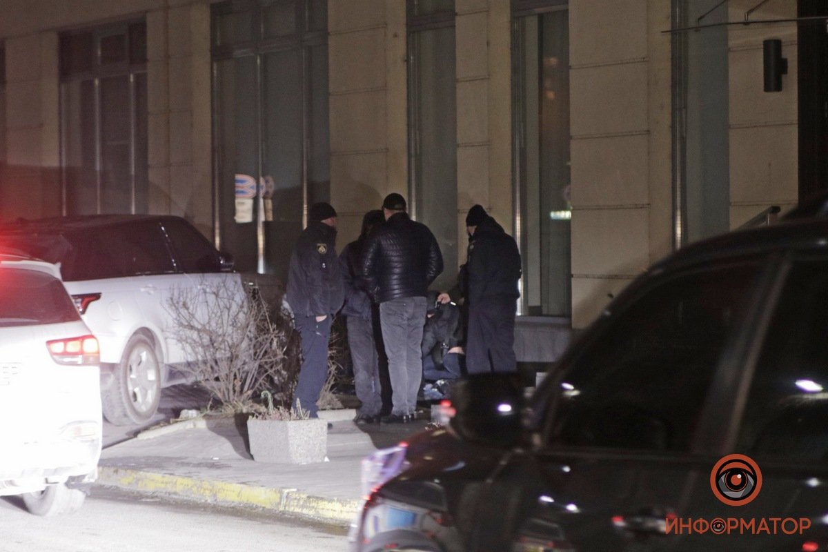 На Крутогорском спуске возле дома №33 нашли мертвого мужчину