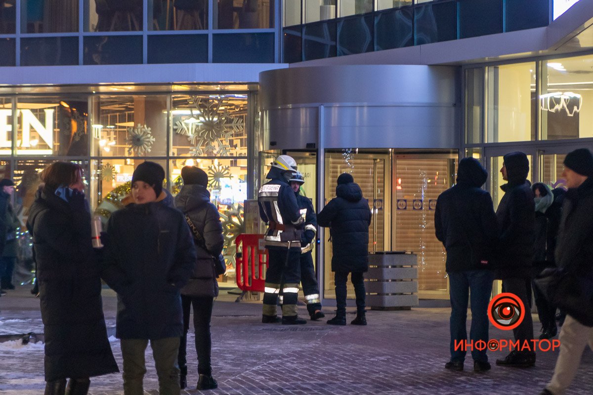 Никого не впускают