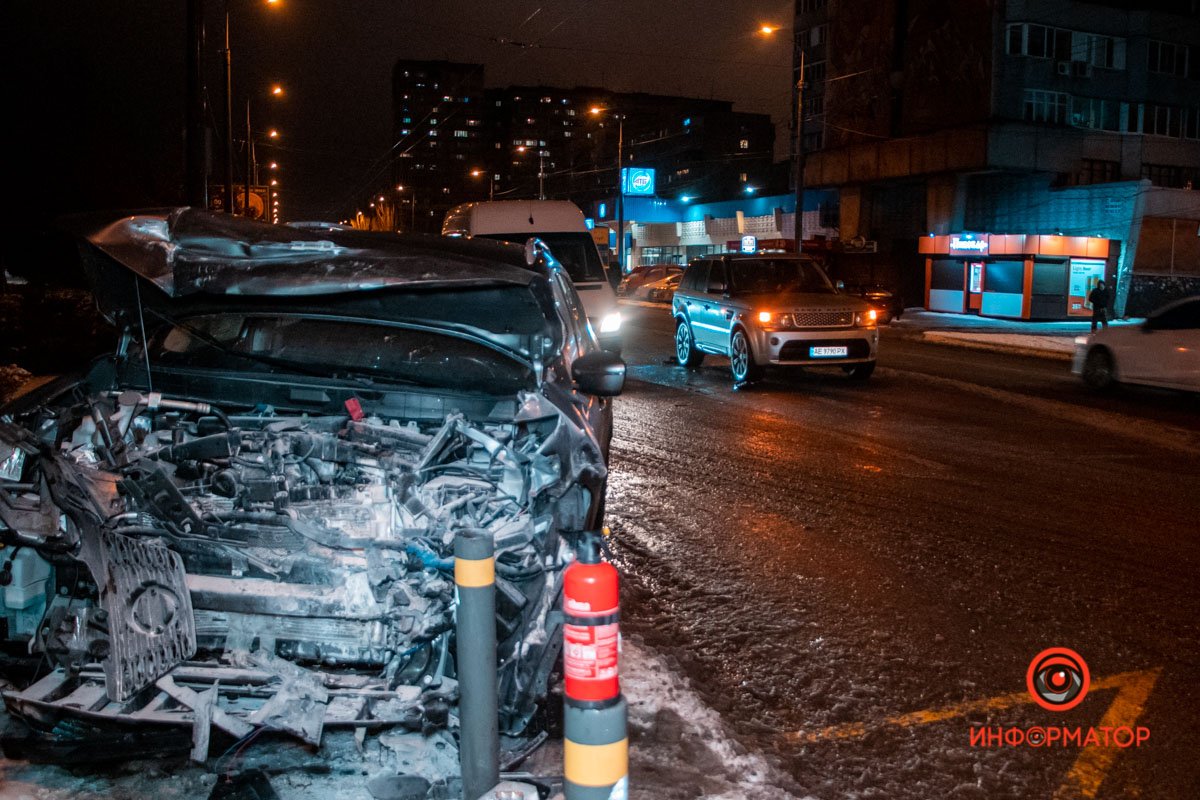 Столкнулись Range Rover и Nissan