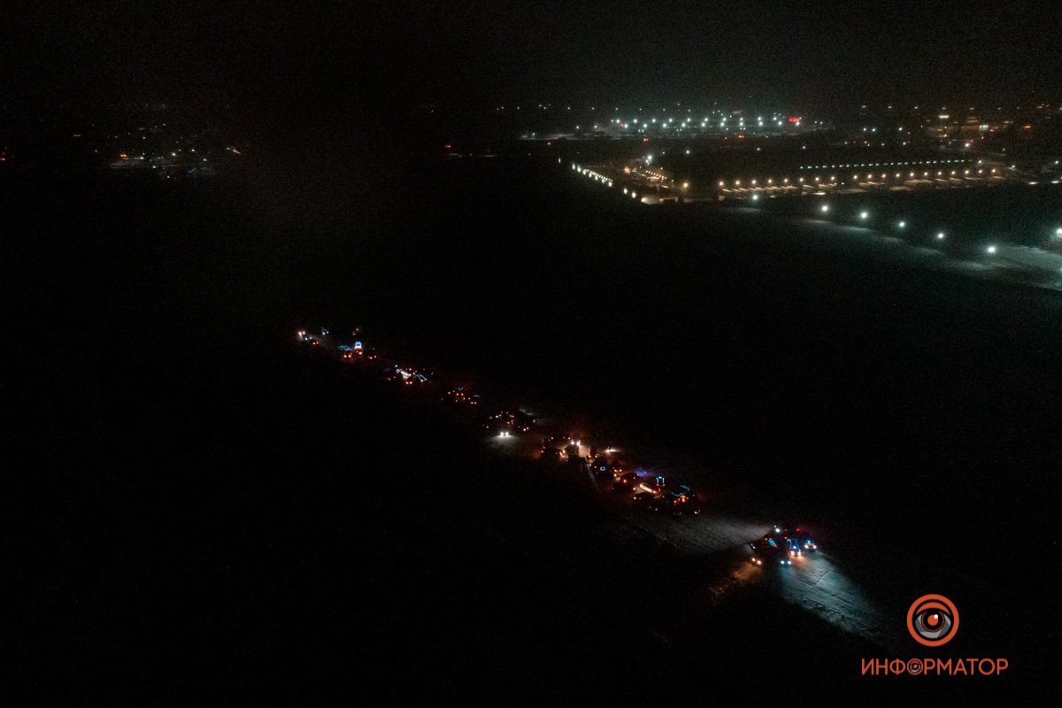 Машины вытраивали разные фигуры Машины вытраивали разные фигуры