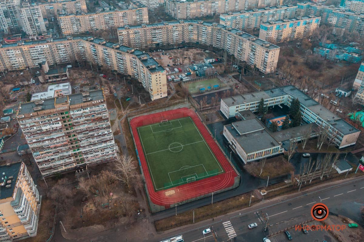 А ведь когда-то здесь были лишь частные серые домики