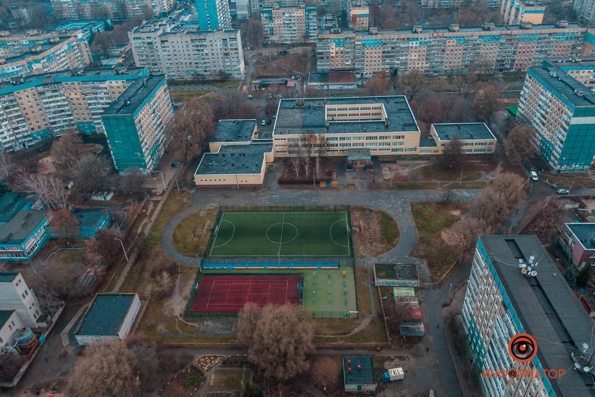 Играть в футбол здесь!