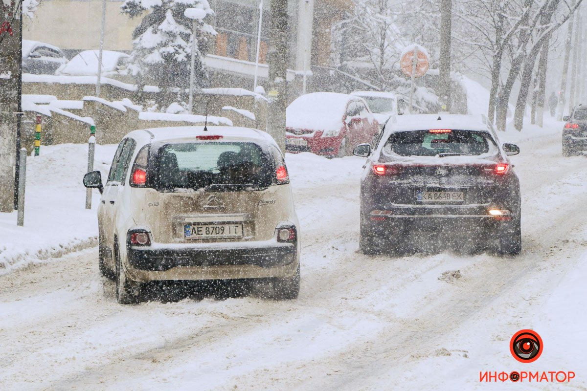 Объезжают по встречке Объезжают по встречке