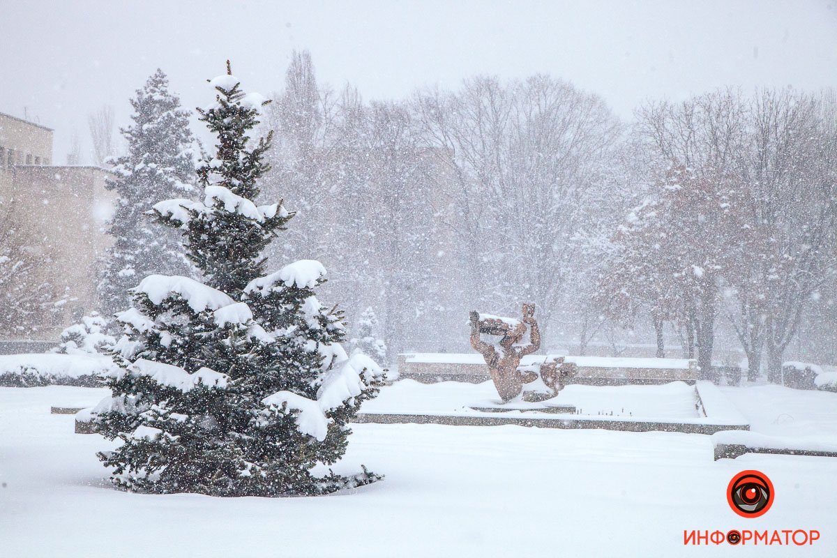 Фото красивого снегопада в Днепре: как зарядиться праздничным настроением 1