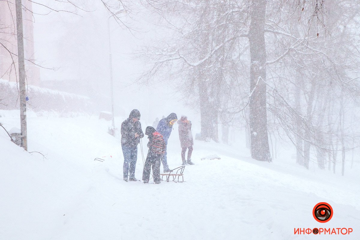 Фото красивого снегопада в Днепре: как зарядиться праздничным настроением 14
