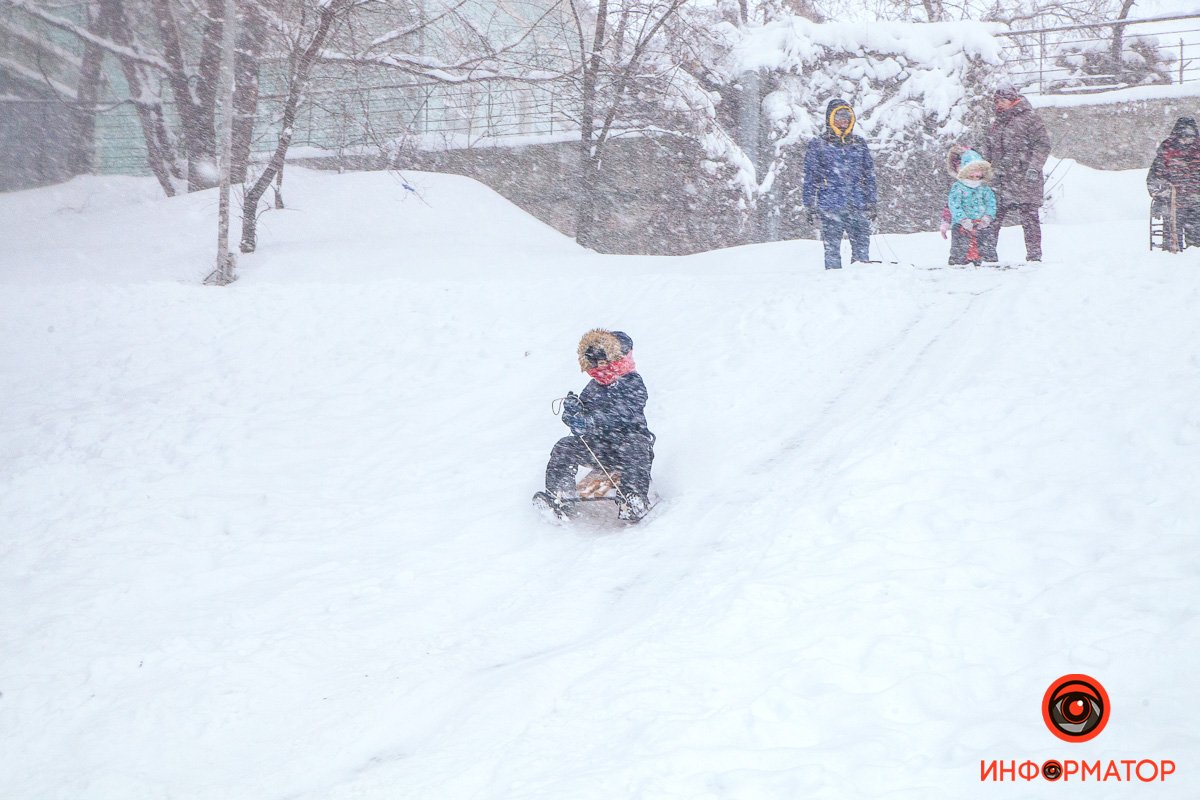 Фото красивого снегопада в Днепре: как зарядиться праздничным настроением 16