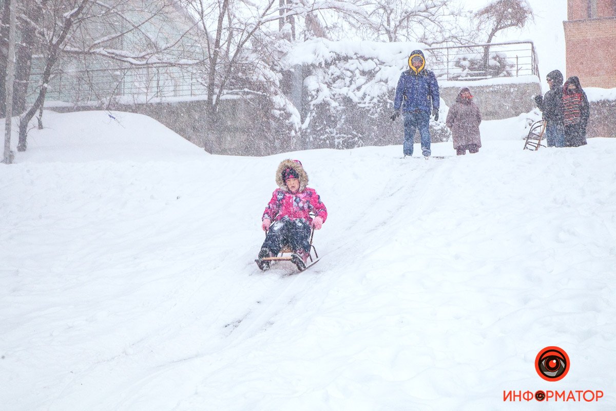 Фото красивого снегопада в Днепре: как зарядиться праздничным настроением 18