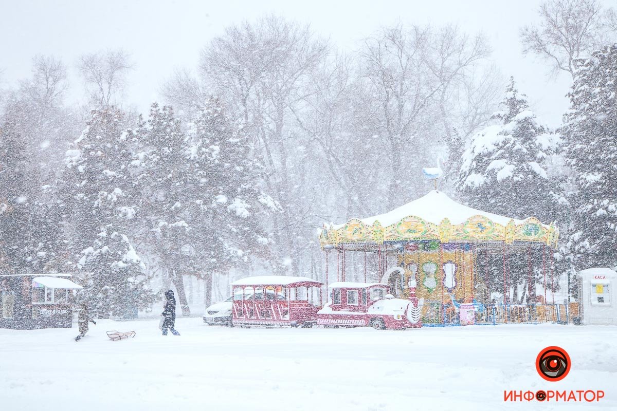 Фото красивого снегопада в Днепре: как зарядиться праздничным настроением 21
