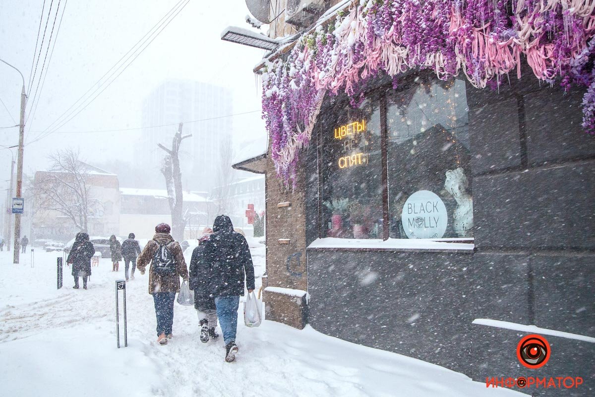 Фото красивого снегопада в Днепре: как зарядиться праздничным настроением 25