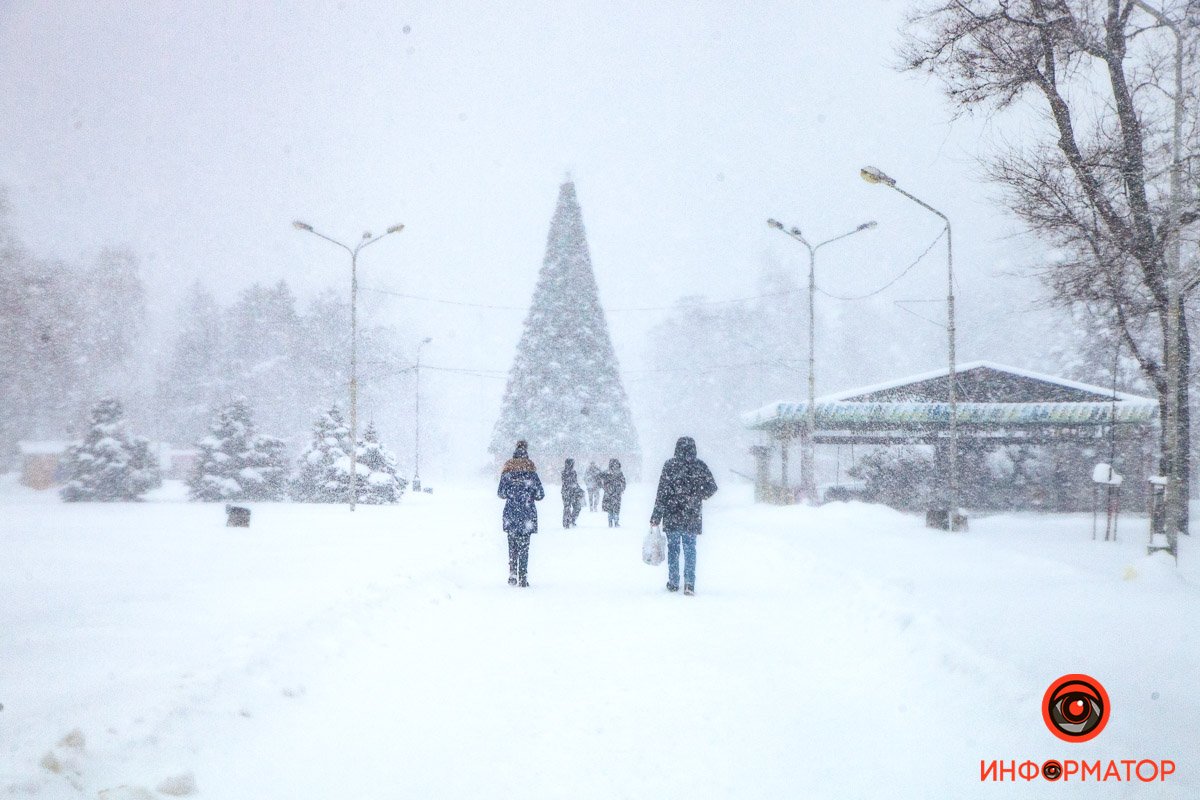Фото красивого снегопада в Днепре: как зарядиться праздничным настроением 27
