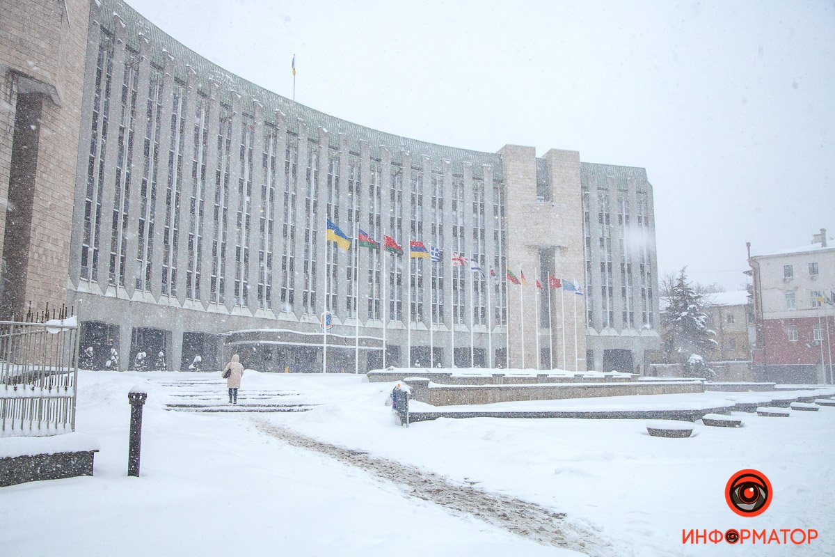 Фото красивого снегопада в Днепре: как зарядиться праздничным настроением 30