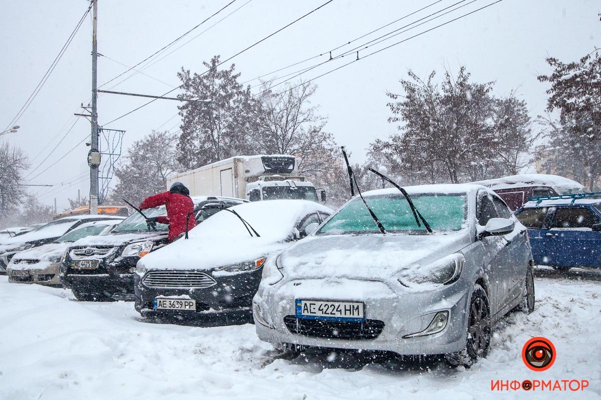 Фото красивого снегопада в Днепре: как зарядиться праздничным настроением 32